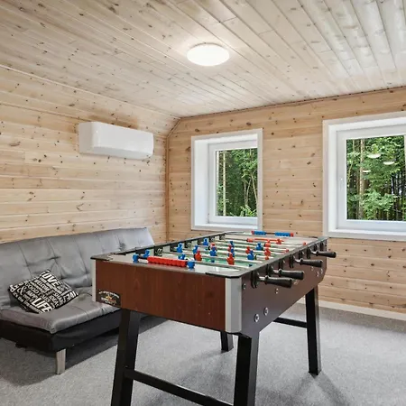 Pet Friendly In With Kitchen