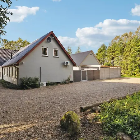 Gorgeous In With Wifi Holiday home Sonder Omme