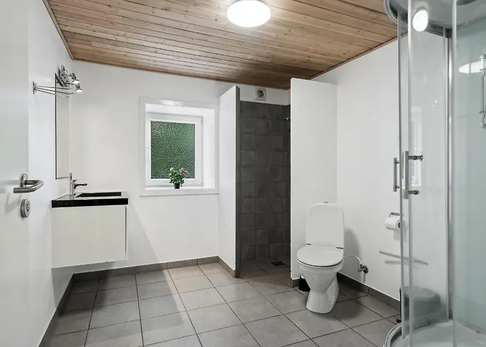 7 Bedroom Stunning In * Omme