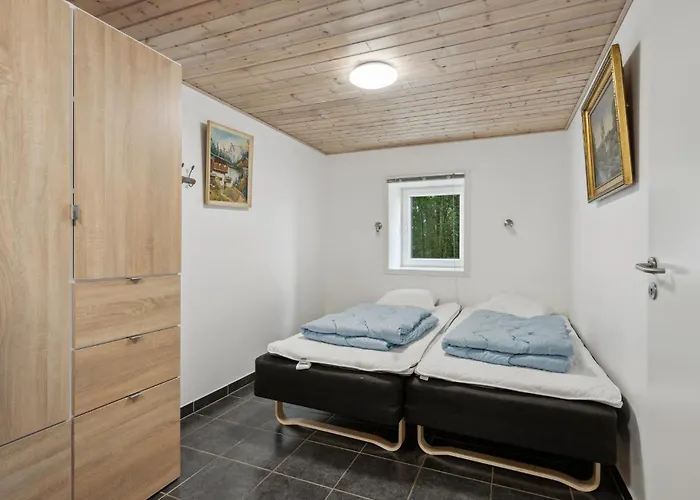 7 Bedroom Stunning In